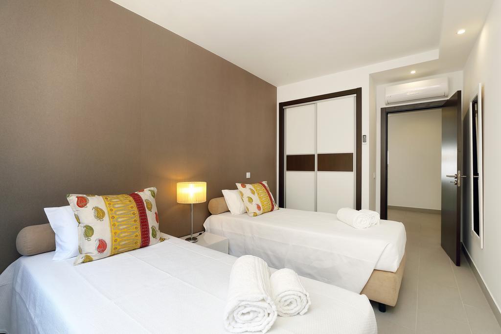 Original 3 Bedroom Downtown Albufeira Esterno foto